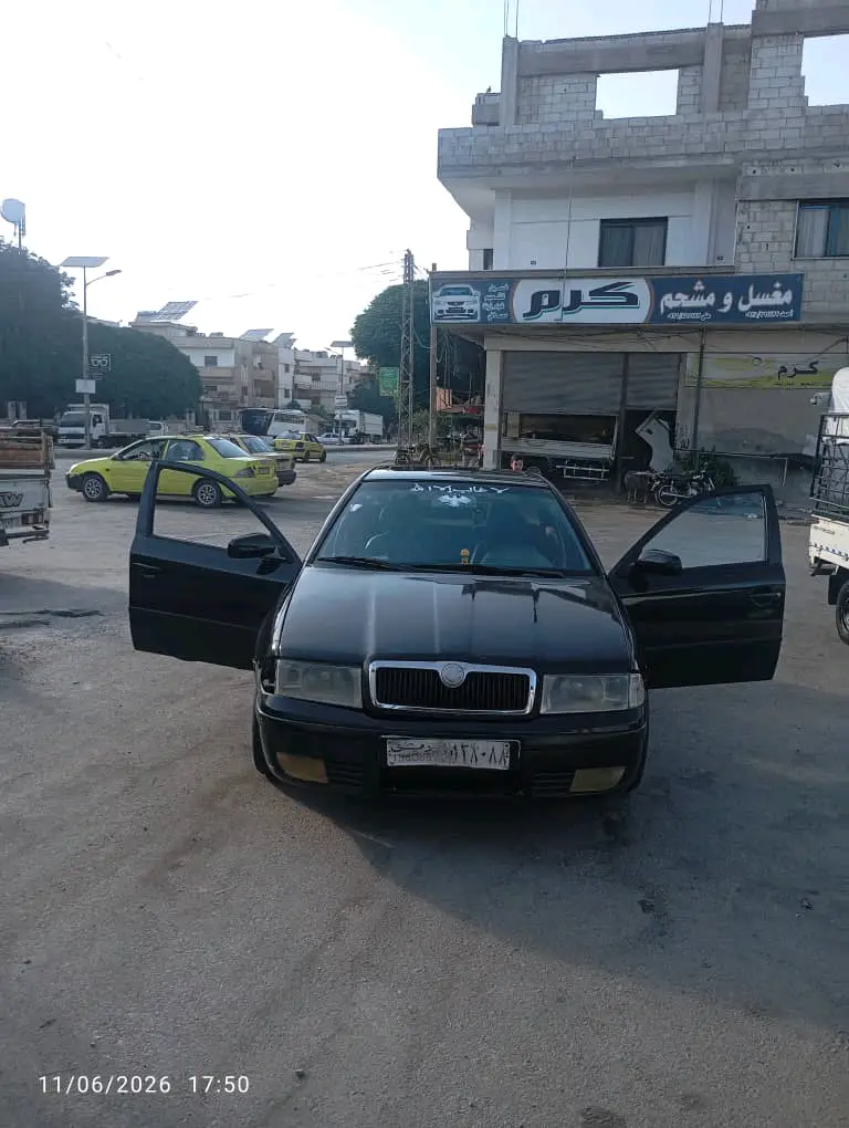 للبيع سيارة سكودا تور 2005