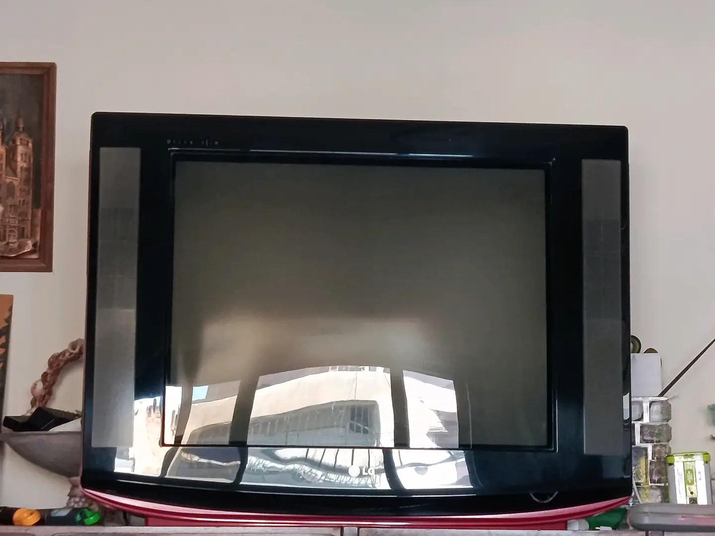 تلفاز لقطة مستعمل ماركة LG