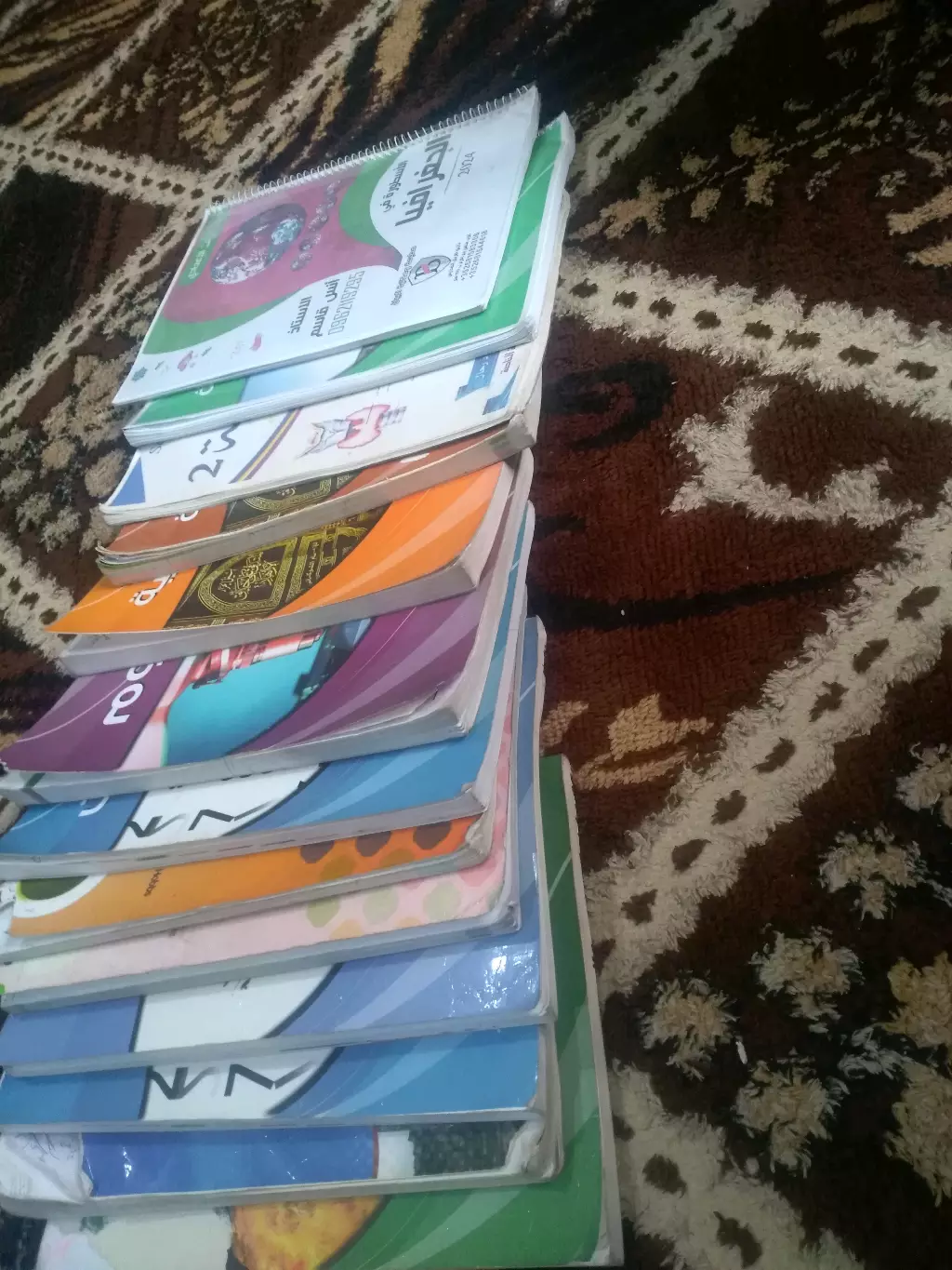 كتب مستعملة لكن قليل