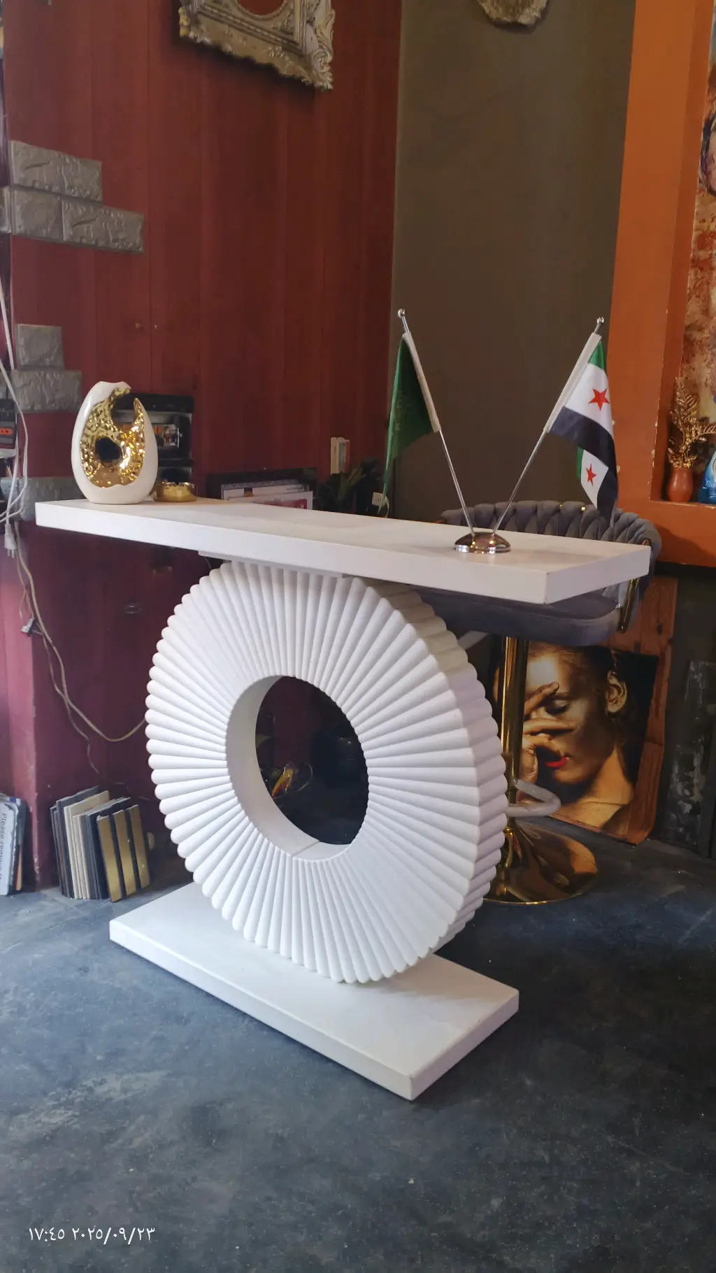طاولة سكرتارية