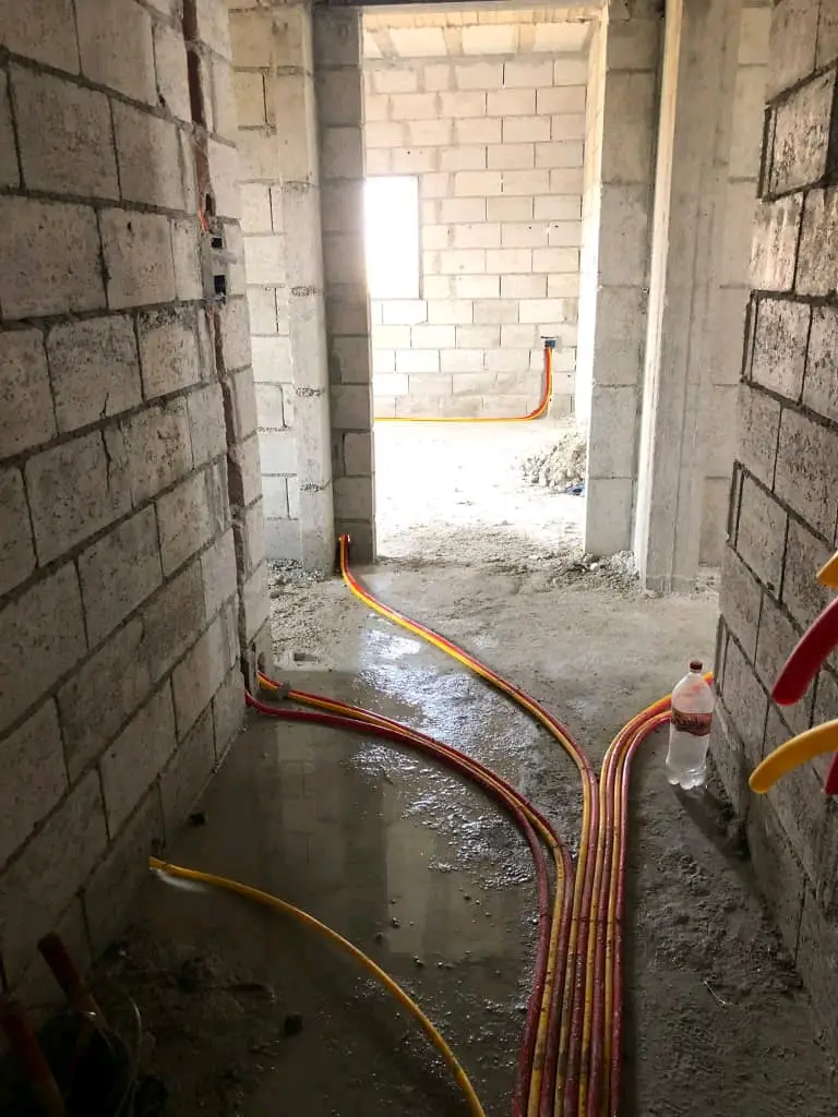 خدمة كهربائية منزلية